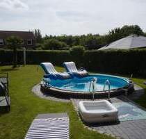 Charmantes Reihenendhaus mit Pool und Gartenidylle - Kaltenkirchen