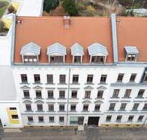ALTBAUFLAIR ÜBER DEN DÄCHERN LEIPZIGS Dachgeschosswohnung mit 2 Zimmern, Balkon und Galerie
