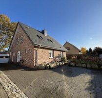Technische Raffinesse trifft auf Landhausstil - Hochwertiges Einfamilienhaus in Sackgassenlage - Tellingstedt