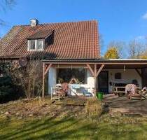 Rarität in Logabirum: Einfamilienhaus mit Bauland für 3 weitere Einheiten! - Leer (Ostfriesland) / Logabirum