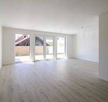 Moderne, barrierefreie Erdgeschosswohnung mit Terrasse, WP & 2 Carports - Neubauqualität in Goldbach