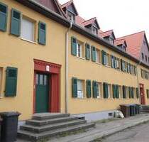Frisch renovierte 2 Zimmerwohnung mit Badewanne und Dusche- Stellplatz möglich - Bitterfeld