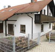 Gepflegte Doppelhaushälfte mit Garage und Garten in ruhiger Siedlungslage - Reischach
