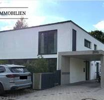 WEIGERT: Modernes & gehobenes Architekten-Reiheneckhaus mit Carport in ruhiger Lage in Gauting
