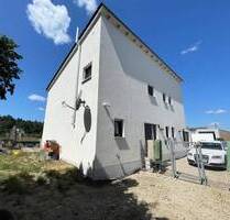 Freistehendes Haus mit Doppelgarage und Lager in Burgthann-Oberferrieden