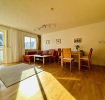 HELL - VERKEHRSGÜNSTIG - RUHIG - 2-Zimmer Wohnung mit Balkon in Augsburg-Haunstetten