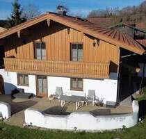 Bildschönes Landhaus mit Einliegerwohnung - Chieming / Fehling