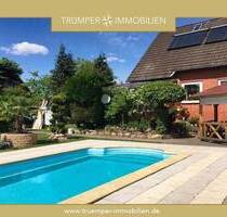 Wohnen mit Urlaubsflair: Haus mit Pool und großem Garten in Reppenstedt