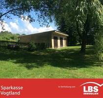 sonniges Baugrundstück mit 3 Garagen - Bad Brambach