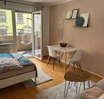 1 ZW mit separater Küche, Einbauküche, Balkon und modernem Duschbad im 3. OG mit Aufzug - Stellplatz oder Garage optional - Nürnberg Glockenhof