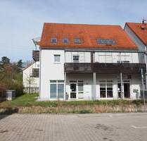 Reizende 1-Zimmer-Dachgeschosswohnung mit ausgebauten Studio und Tiefgaragenstellplatz in Fahrenzhausen