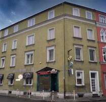 Modernisiertes Mehrfamilienhaus mit einladender Gewerbefläche - Marktredwitz