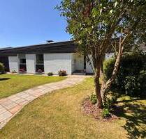 MeinRaum... Wohnen mit Stil! Bungalow mit einem sehr geschmackvoll angelegten Garten, Terrassen und Garage in Erkelenz-Bellinghoven