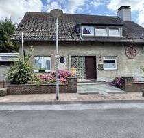 freisteh. EFH mit Einliegerwohnung und Doppelgarage - Rheinberg Eversael