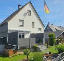 Gepflegtes Wohnhaus mit Ausbaureserve und tollem Gartengrundstück! - Herdorf