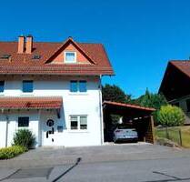 Queidersbach - Gepflegte und geräumige Doppelhaushälfte mit Carport