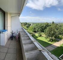 Schöne, lichtdurchflutete 3-Zi.-Wohnung mit 2 Balkonen, Garten und Schwimmbad in Sachsenhausen-Süd - Frankfurt am Main
