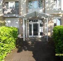 in zentraler Lage von Bonn, freundliche 2 Zimmerwohnung mit Balkon mit Personenaufzug plus TG - Stellplatz