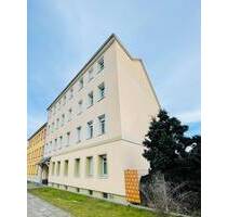 Große 5-Zimmer-Wohnung mit Balkon in Taucha