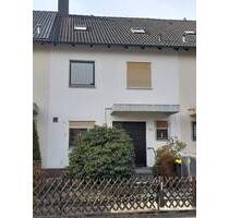 Reihenmittelhaus mit schönem Garten und Garage in N-Altenfurt - Nürnberg / Altenfurt Altenfurt - Moorenbrunn