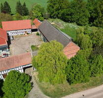 Vierseitenhof mit Altenteil, Scheune, Stallgebäuden und Grünland - Apenburg-Winterfeld Quadendambeck