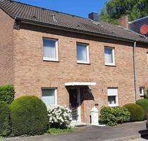 1a Lage: 2 Generationenhaus oder großzügiges EFH mit Garage (Sackgasse) - Krefeld