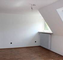 *** Renovierte Single- Wohnung mit Einbauküche und Balkon in Spenge-Lenzinghausen ***