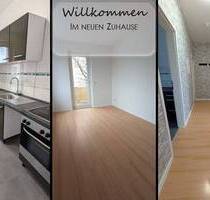 Interesse? Drei Zimmer-Wohnung mit Balkon und EBK - Plauen Stadtmitte
