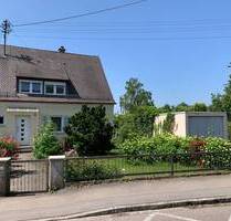 KNIPFER`S IMMOBILIENSCHÄTZE - Renovierungsbedürftige DHH mit Garage in Diedorf zum Kauf