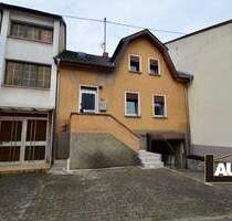 Einfamilienhaus mit Garten und Garage - Völklingen Wehrden