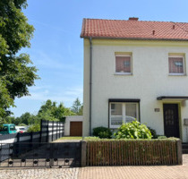 Charmante, kernsanierte Doppelhaushälfte mit großem Garten und Garage in 99867 Gotha