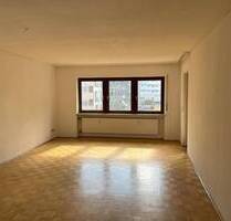 Wohnen auf der Sonnenseite - Geräumige 3-Zimmer Wohnung mit Südseiten Balkon und Stellplatz in der Fürther Südstadt ...