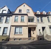 Teilmodernisiertes Dreifamilienhaus in attraktiver Lage - Perfekt für Anleger oder Eigennutzer - Troisdorf