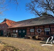 Ehemaliges Bauernhaus mit sanierter Wohnung und Ladenlokal (in der Diele) in Ortskernlage von Apen!