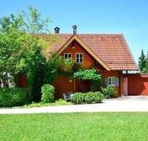 Hier ist Ihr Holzhaus mit dem besonderen Flair und einer Einliegerwohnung - Welzheim Eselshalden
