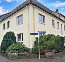 Gemütliche 2-Zimmer-Dachgeschosswohnung mit Einbauküche in gepflegtem Mehrfamilienhaus! (AK-3471) - Celle Neuenhäusen