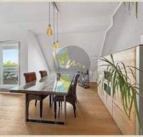 Moderne Dachgeschosswohnung mit großem und kleinen Dachbalkon sowie Aufzugsanbindung - Berlin Moabit