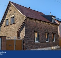 Freistehendes EFH mit sonnigem Grundstück - Bitterfeld-Wolfen Greppin