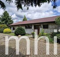 Much Hündekausen: 1 Bungalow + 4 Garagen + 1 Baugrundstück