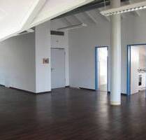 Großzügige & offene Dachgeschosswohnung -Betriebsleiterwohnung- mit Einbauküche - Hohenthann