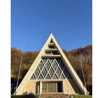 Göttliches Kirchengebäude mit Gemeinderäumen, Stellplätze, zur gewerblichen oder privaten Nutzung, Meinhard-Grebendorf