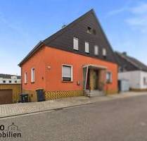 Kleine Doppelhaushälfte in zentraler Lage von Friedrichsthal