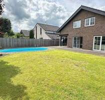 Freistehendes Einfamilienhaus mit Pool und Photovoltaik in ruhiger, zentraler Lage - Erftstadt Bliesheim