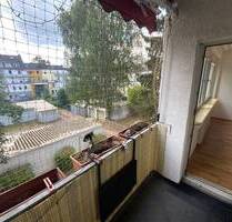 Geräumige, helle 3 Zimmer mit Balkon in ruhiger Seitenstraße in Gröpelingen - Bremen Ohlenhof