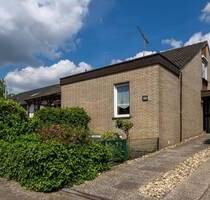 Einfamilienhaus + ca. 80 m² Dachstudio mit Garage und Garten in ruhiger Wohnlage - Selm
