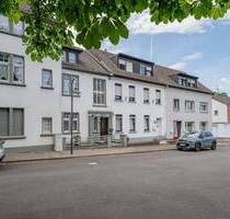Vermietetes Zweifamilienhaus in ruhiger Lage - Substanz trifft Perspektive - Viersen