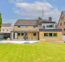 Großräumiges Wohnhaus mit großem Garten: Ideal für Familien, Mehrgenerationen o. Wohnen & Arbeiten - Jüchen
