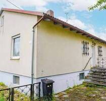 idyllisch gelegenes, leerstehendes Wohnhaus mit Garage und Nebengebäude - Karlskron Brautlach