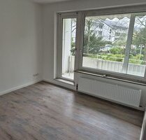 Schöne, frisch renovierte 2-Zimmer-Wohnung mit Balkon in Huchtingen - Bremen Mittelshuchting
