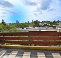 Wohnen auf 2 Etagen mit Balkon und TG Stellplatz - Nürnberg Großgründlach
